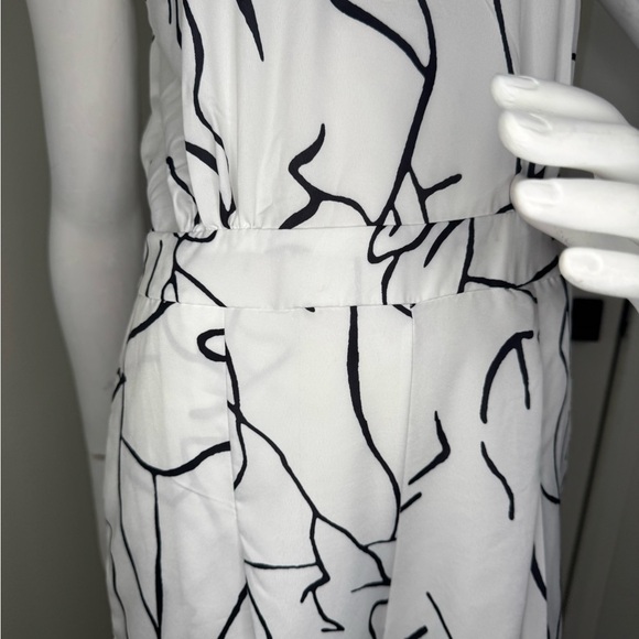 Unbranded Black and White Abstract Jumpsuit Size M. #322 - Picture 5 of 17